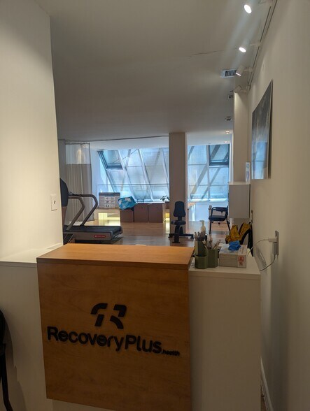 More Photos Of 150 W 58th St, New York Apartments For Lease