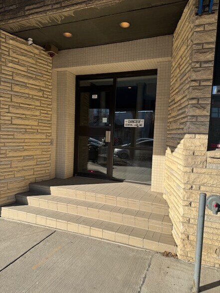 More Photos Of 125 S 9th St, Lincoln Medical For Lease