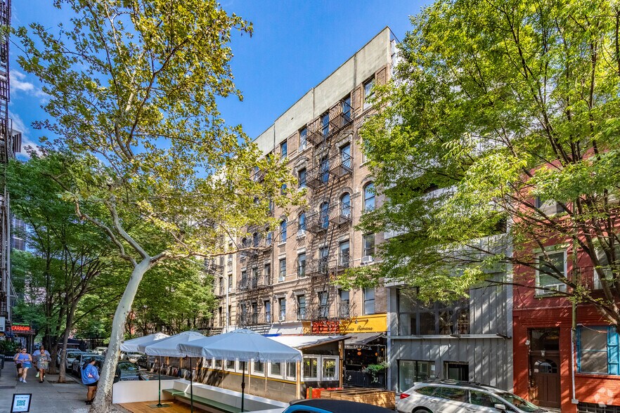 Primary Photo Of 172 Thompson St, New York Apartments For Lease