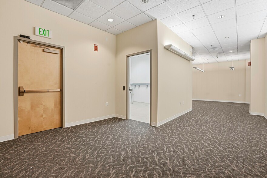 More Photos Of 625 Main St, Fitchburg Office Residential For Lease