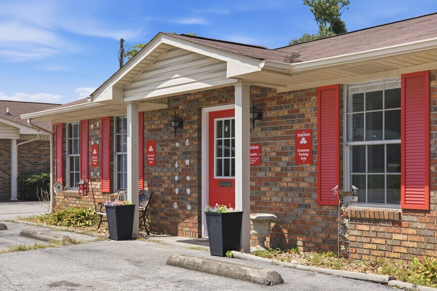 More Photos Of 119 Gateway Ave, Rockwood Office Residential For Sale