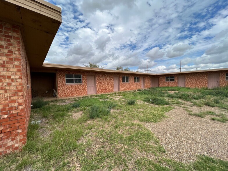 More Photos Of 2500 N Main St, Tahoka Hotel For Sale