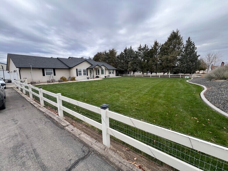 More Photos Of 16545 Madison Rd, Nampa Service For Sale