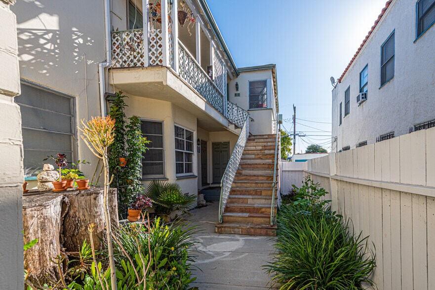 More Photos Of 610 N Spaulding Ave, Los Angeles Apartments For Sale