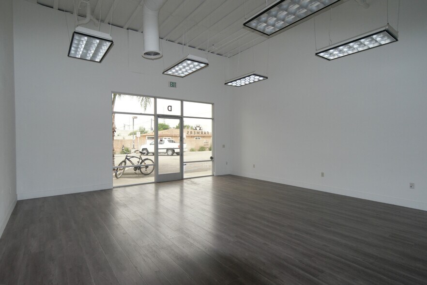 More Photos Of 2860 E Vineyard Ave, Oxnard Storefront Retail Office For Lease