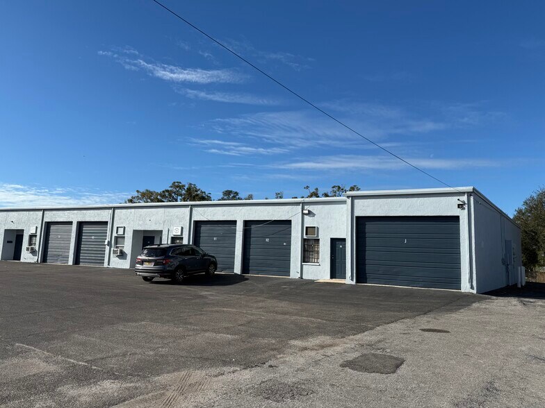 More Photos Of 1660 Tilley Ave, Clearwater Manufacturing For Lease