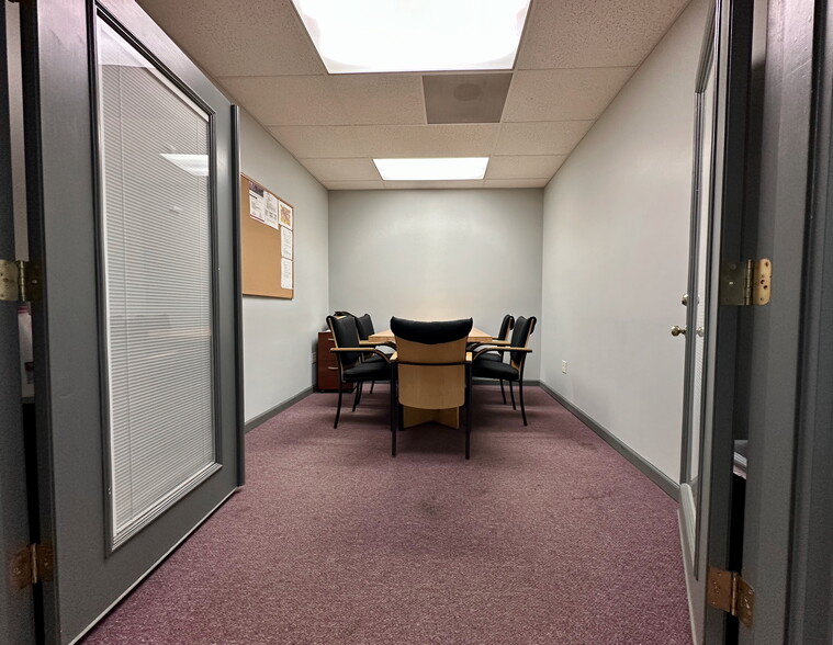 More Photos Of 510 E Main St, Carnegie Office For Sale