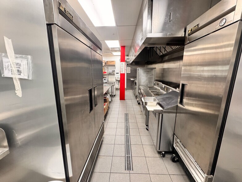 More Photos Of 300 E Front St, Arlington Hotel For Lease