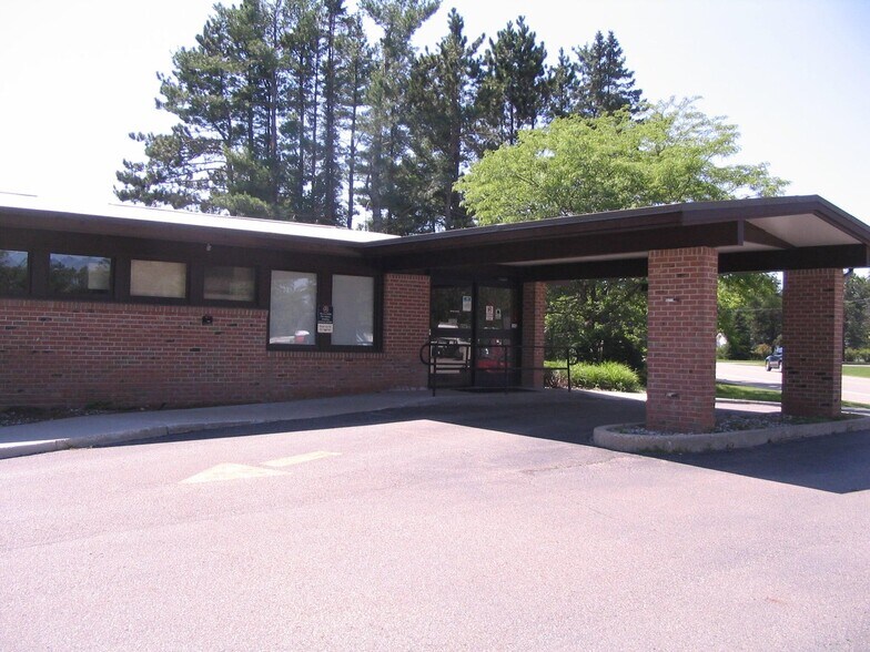 Primary Photo Of 1010 W North Down River Rd, Grayling Healthcare For Sale
