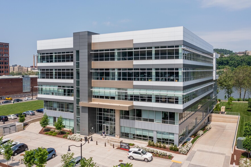More Photos Of 2545 Railroad St, Pittsburgh Office Residential For Lease