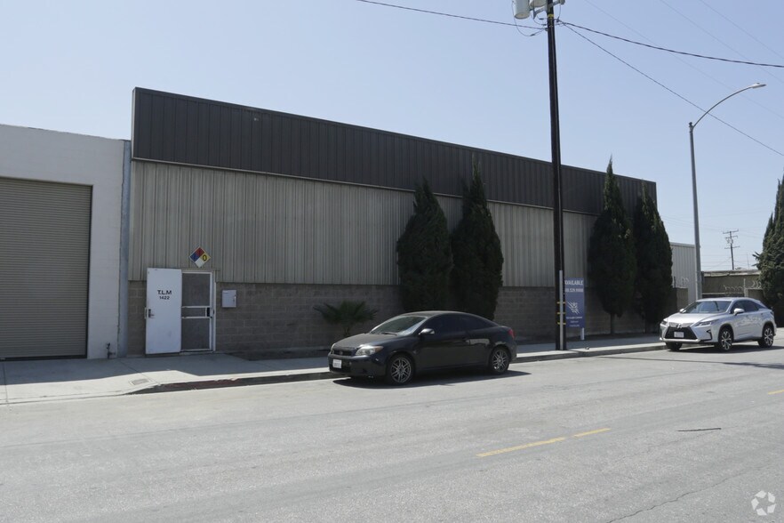 More Photos Of 1422 W Gaylord St, Long Beach Warehouse For Sale