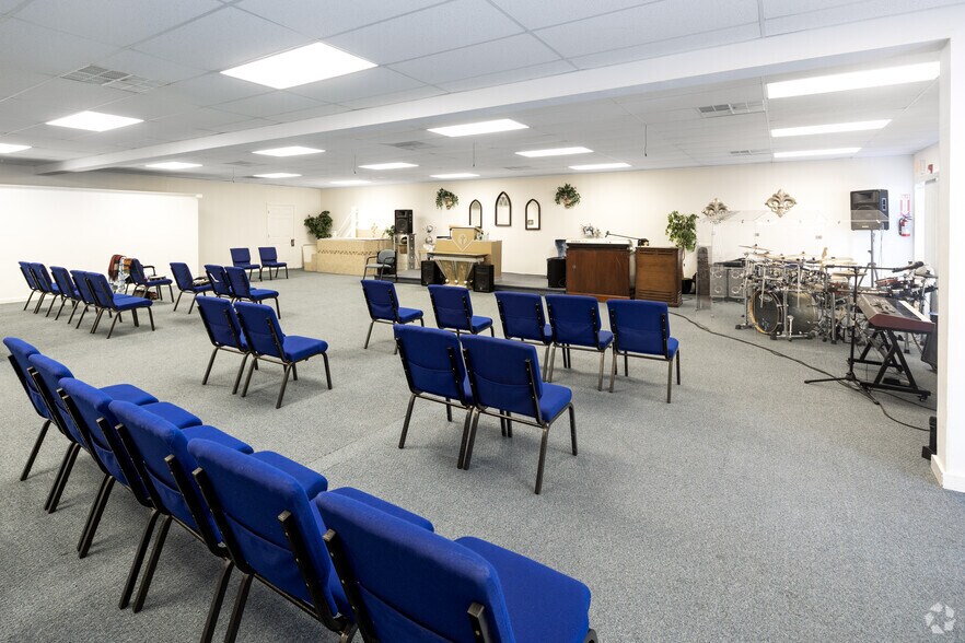 More Photos Of 2897-2919 New Brooklyn Erial Rd, Sicklerville Freestanding For Sale