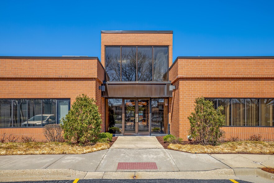 More Photos Of 505 E Golf Rd, Arlington Heights Office For Sale