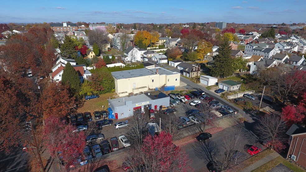 More Photos Of 911 Orchard St, Bethlehem Auto Repair For Lease