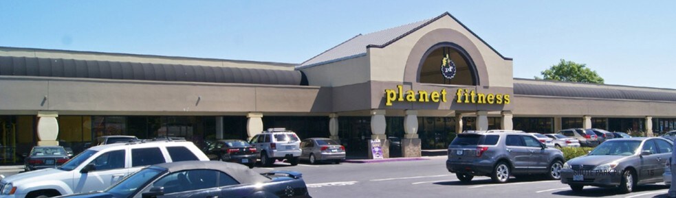 More Photos Of 1001-1071 SE Tualatin Valley Hwy, Hillsboro Unknown For Lease