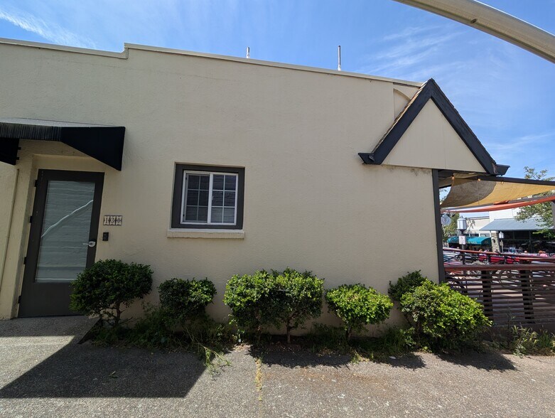 More Photos Of 120 E Main St, Ashland Freestanding For Sale