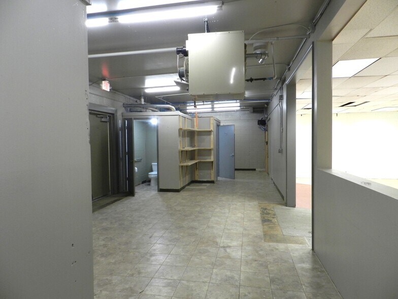 More Photos Of 202 E Main St, Montrose Storefront Retail Office For Lease