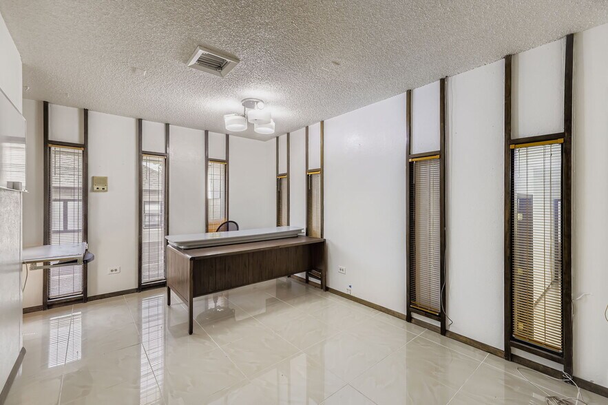 More Photos Of 4219 S Broadway, Englewood Medical For Lease