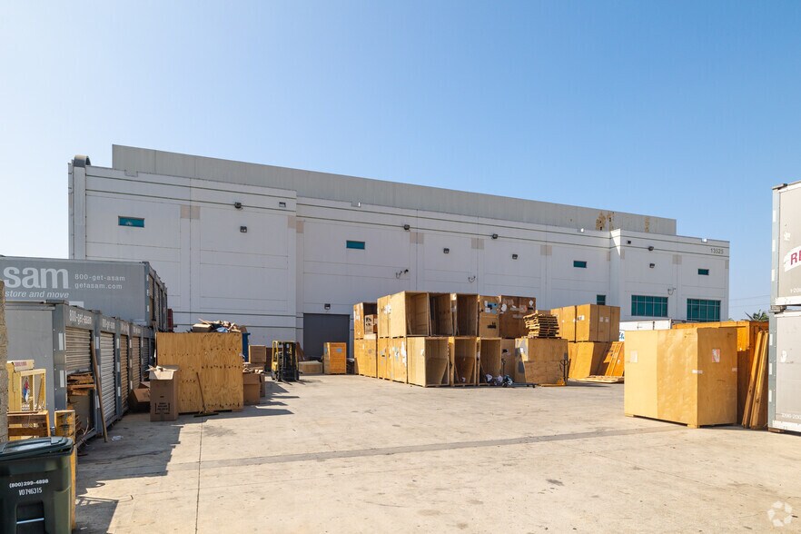 Primary Photo Of 13525 Crenshaw Blvd, Hawthorne Warehouse For Sale