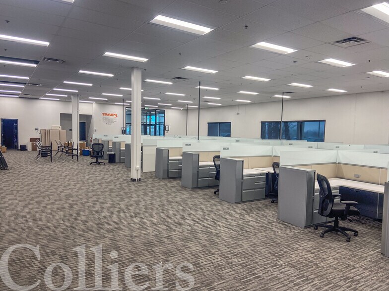 More Photos Of 1550 S Tech Ln, Meridian Showroom For Lease