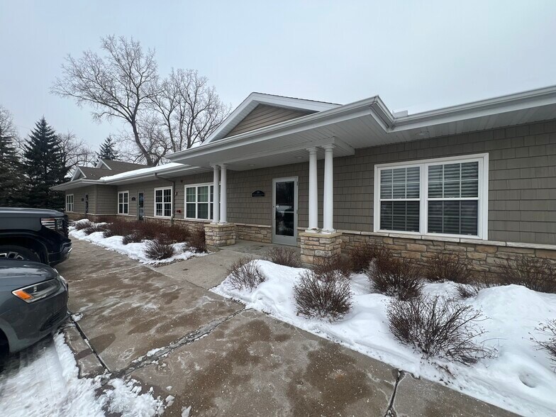 More Photos Of 3820 N Cleveland Ave N, Arden Hills Office For Sale