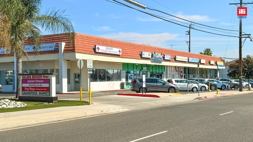 More Photos Of 11112-11160 Balboa Blvd, Granada Hills Unknown For Lease