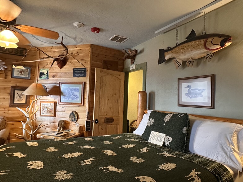 More Photos Of 541 Main St, Jerome Hotel For Sale