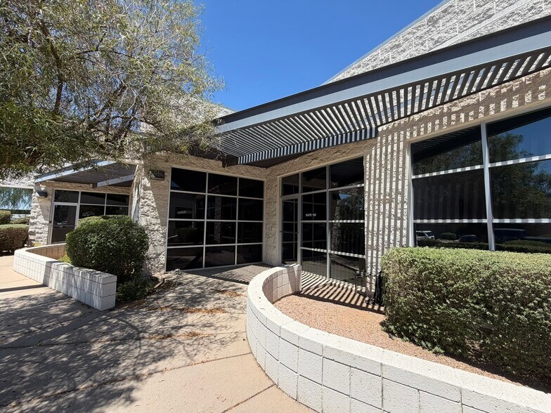 Primary Photo Of 8260 E Gelding Dr, Scottsdale Warehouse For Lease