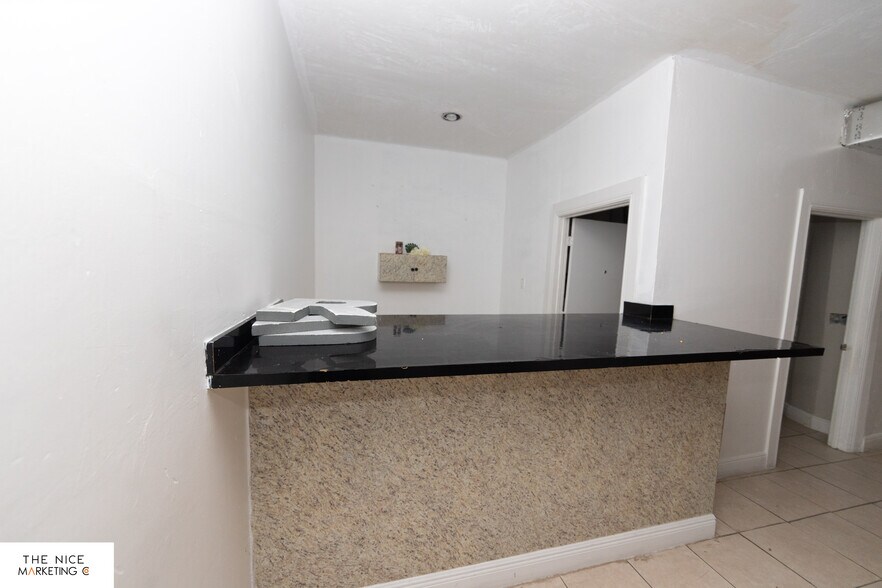 More Photos Of 3045 W Broward Blvd, Fort Lauderdale Freestanding For Sale