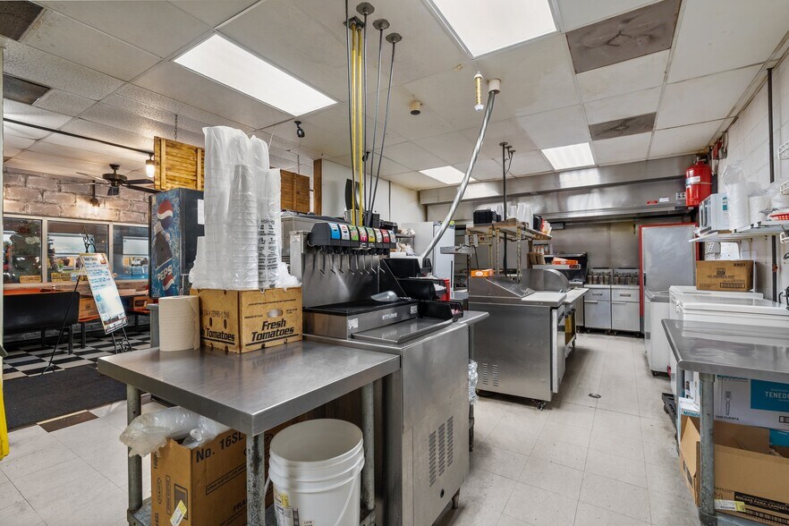 More Photos Of 120 Bank St, Sanford Restaurant For Sale