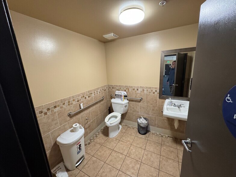 More Photos Of 15033 Slover Ave, Fontana Land For Lease