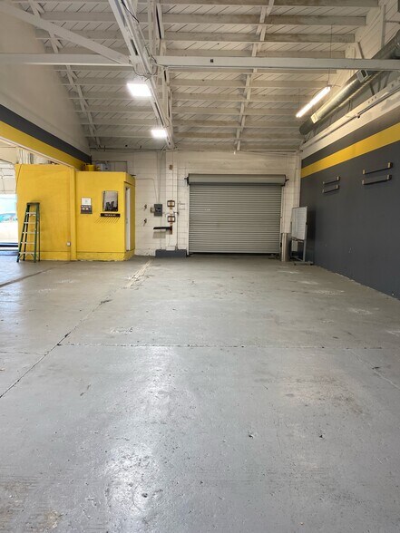 More Photos Of 411-417 Lathrop St, Redwood City Service For Sale