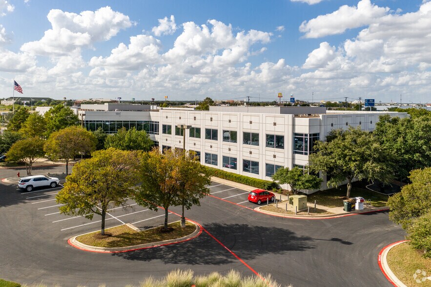 Primary Photo Of 101 E Old Settlers Blvd, Round Rock Medical For Lease