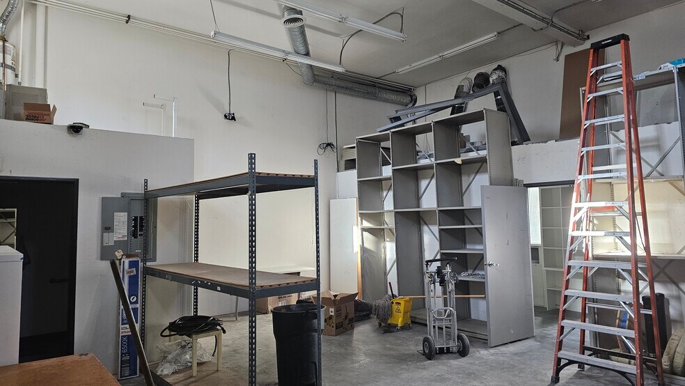 More Photos Of 2331-2335 Westwood Blvd, Los Angeles Storefront Retail Office For Lease