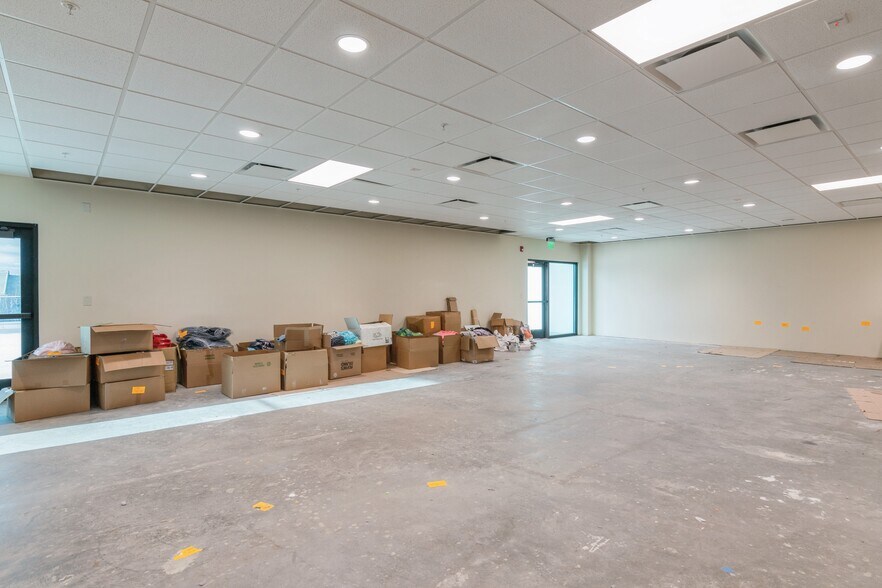 More Photos Of 462 John Ringling Blvd, Sarasota General Retail For Sale