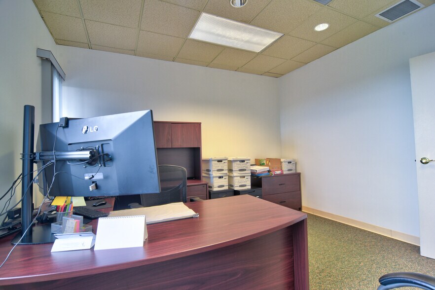 More Photos Of 1150 Cleveland St, Clearwater Office For Lease
