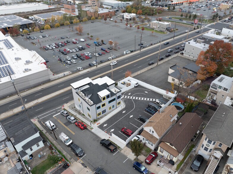 More Photos Of 7100-7106 Tonnelle Ave, North Bergen Freestanding For Sale