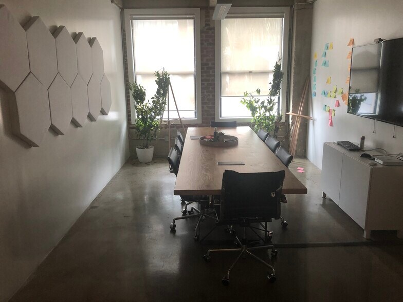 More Photos Of 1602-1608 N Cahuenga Blvd, Los Angeles Storefront Retail Office For Lease