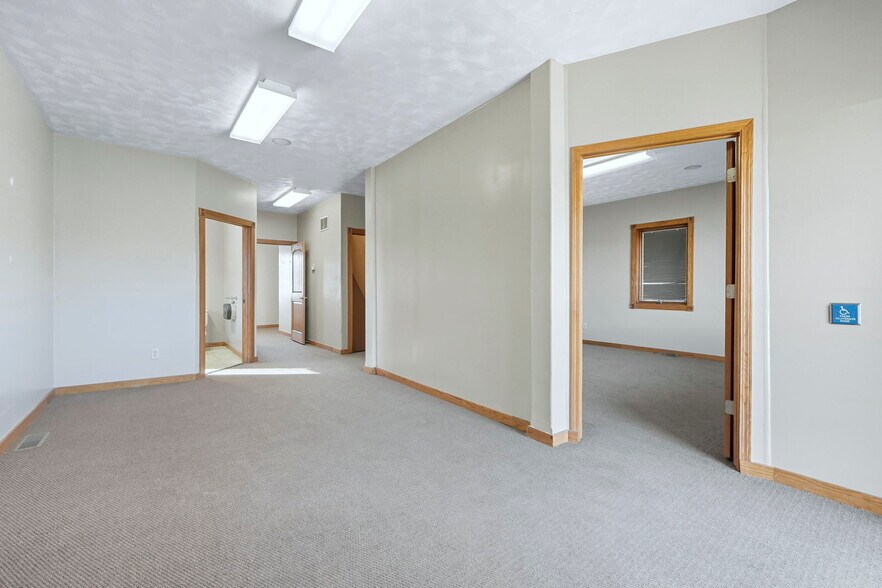 More Photos Of 1804 E Center St, Warsaw Loft Creative Space For Sale