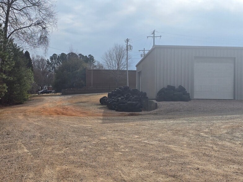 More Photos Of 304-314 N Salisbury Ave, Granite Quarry Storefront For Sale