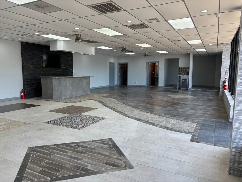 More Photos Of 5203-5205 Broadway St, Pearland Freestanding For Sale