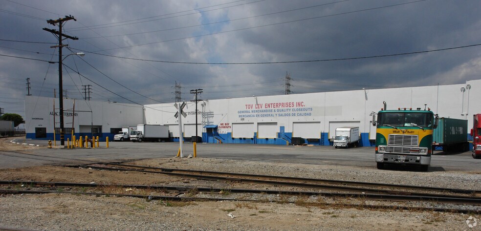 More Photos Of 4270-4310 S Maywood Ave, Vernon Warehouse For Lease