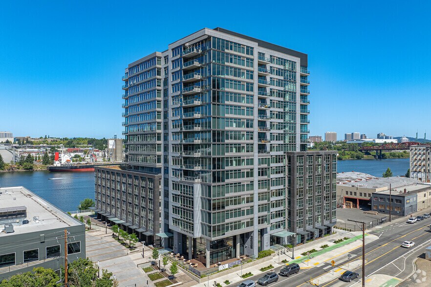 More Photos Of 1550 NW Naito Pky, Portland Apartments For Lease