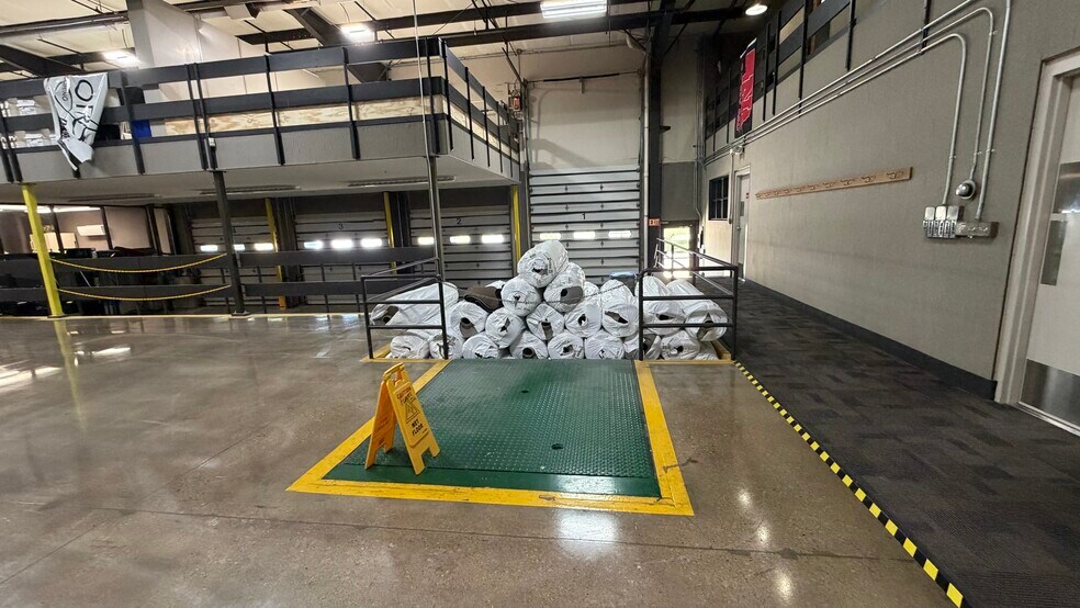More Photos Of 5201 S 19th St, Lincoln Warehouse For Sale