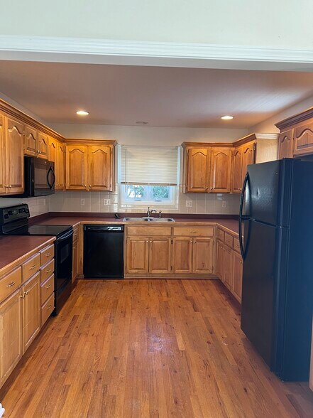 More Photos Of 3005-3033 S Shrank Cir, Independence Apartments For Sale