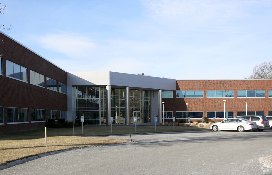 More Photos Of 805 Middlesex Tpke, Billerica Light Manufacturing For Lease