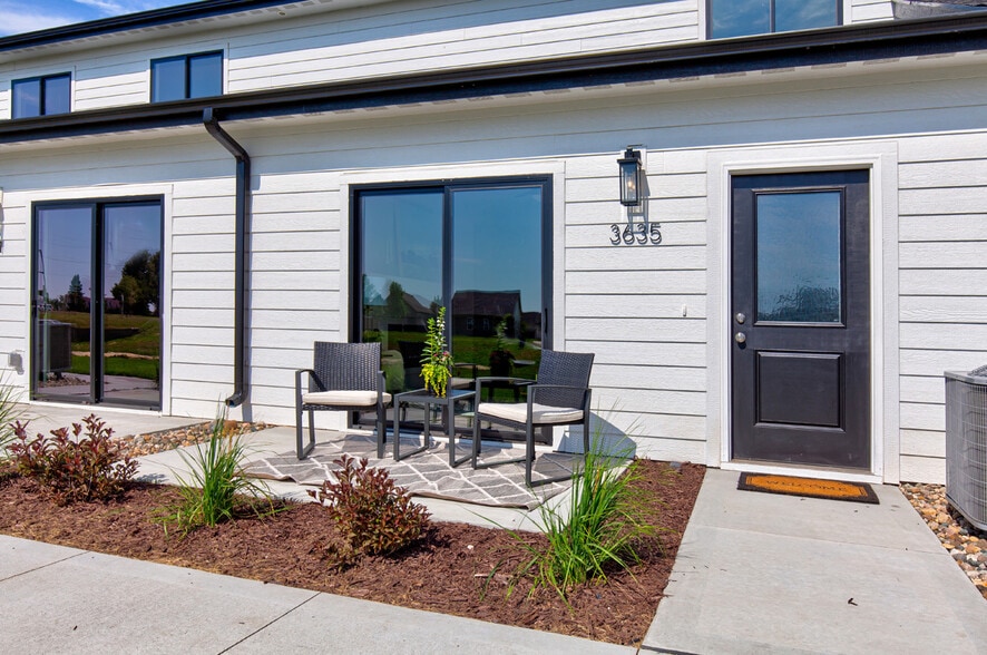 More Photos Of 3656 NE Marissa Ln, Ankeny Apartments For Sale