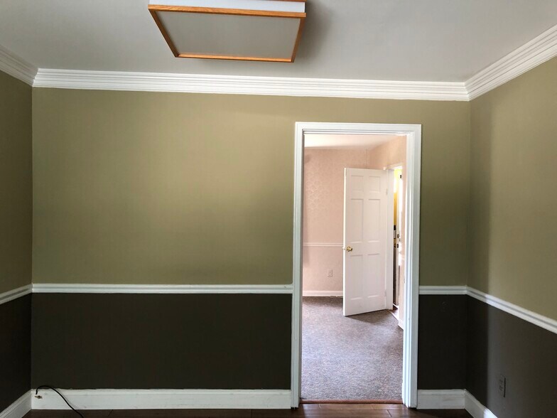 More Photos Of 200 N Adams St, Rockville Office For Lease