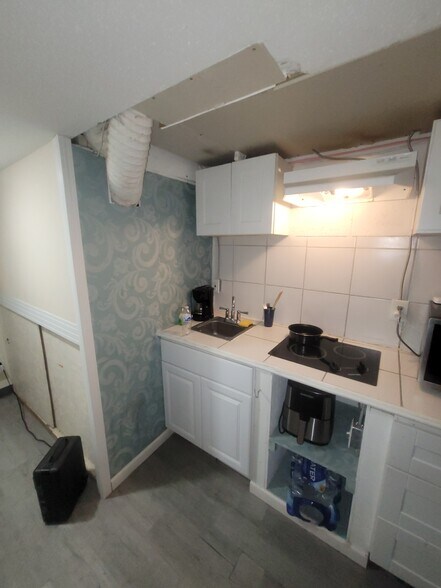 More Photos Of 1458 W 32nd St, Indianapolis Apartments For Sale