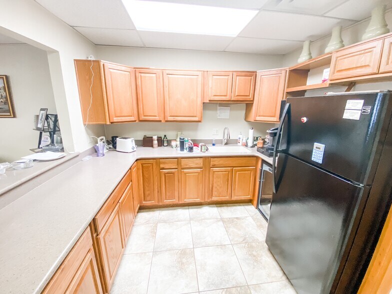 More Photos Of 3643 S Highway 92, Sierra Vista Office For Lease